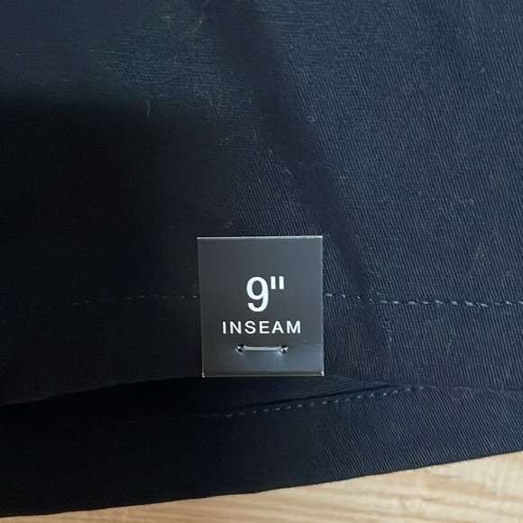 a.n.a Size 8 Black Bermuda Mid-rise 9” Inseam Soft Khaki Shorts with Pockets - Picture 2 of 11